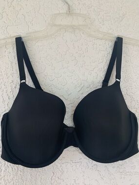 Victoria’s Secret Demi Smooth Molded Black  Bra  size 38D